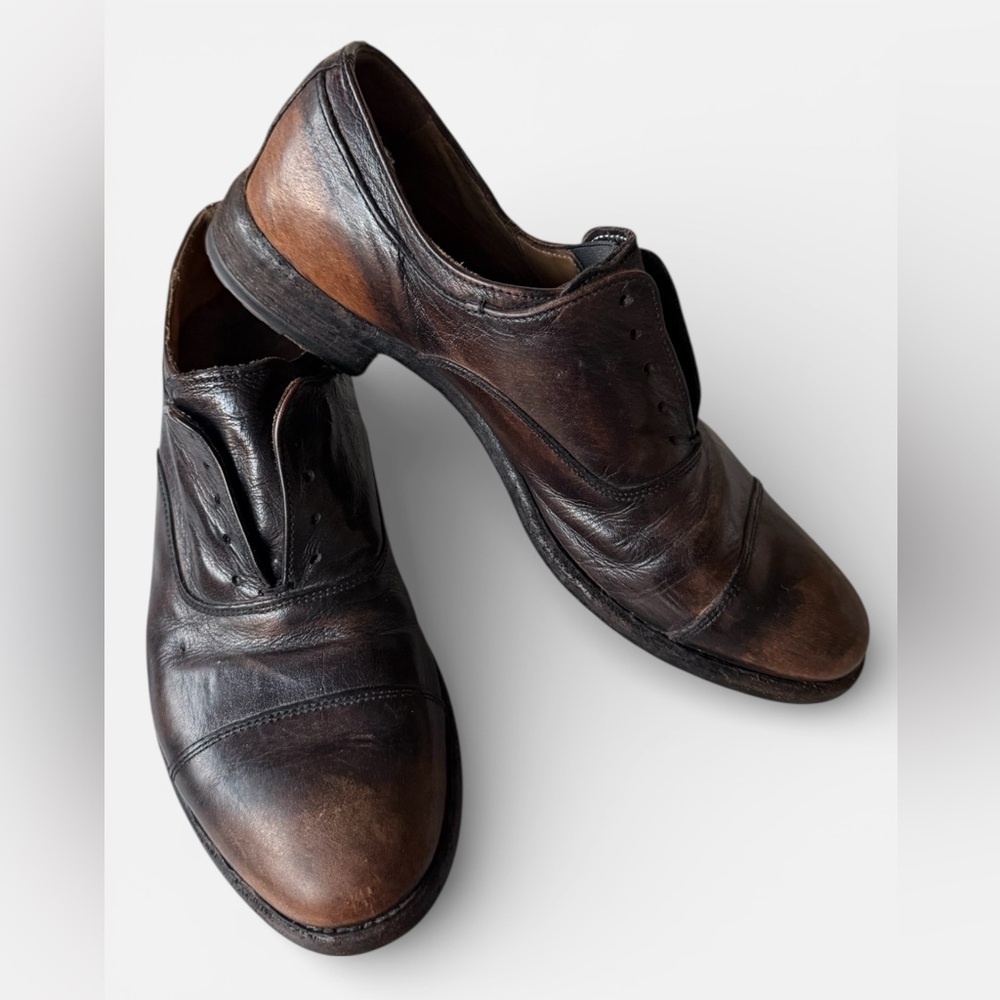 Officine Creative antiqued Brown slip on Derby shoes. 37